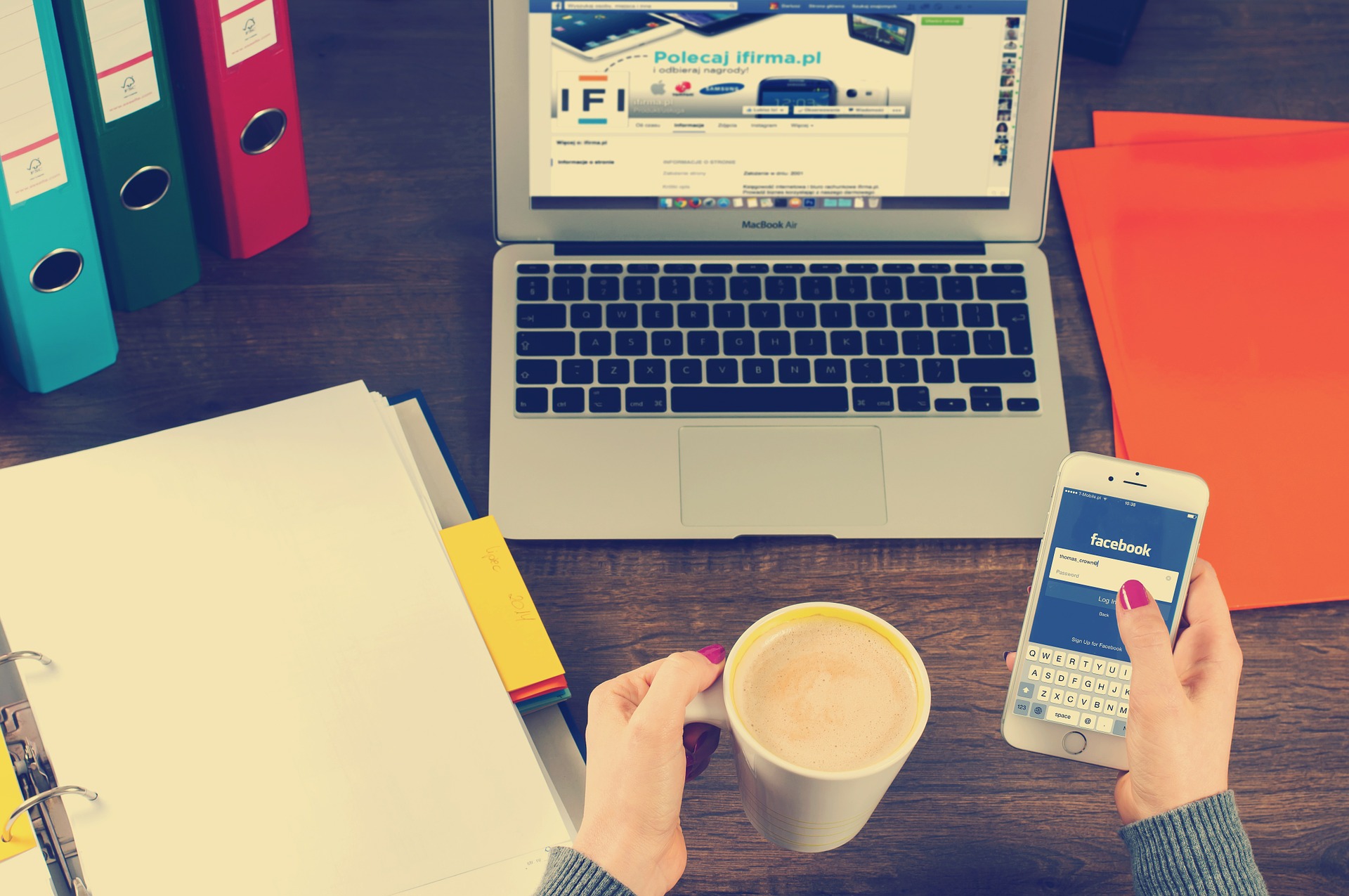 Como contratar influenciadores para a sua marca ou loja virtual